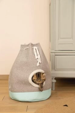 Beeztees Kittenhuis Flo Grijs 5 Beeztees Kittenhuis Flo Grijs -Dierenwinkel 0704900 sfeer1